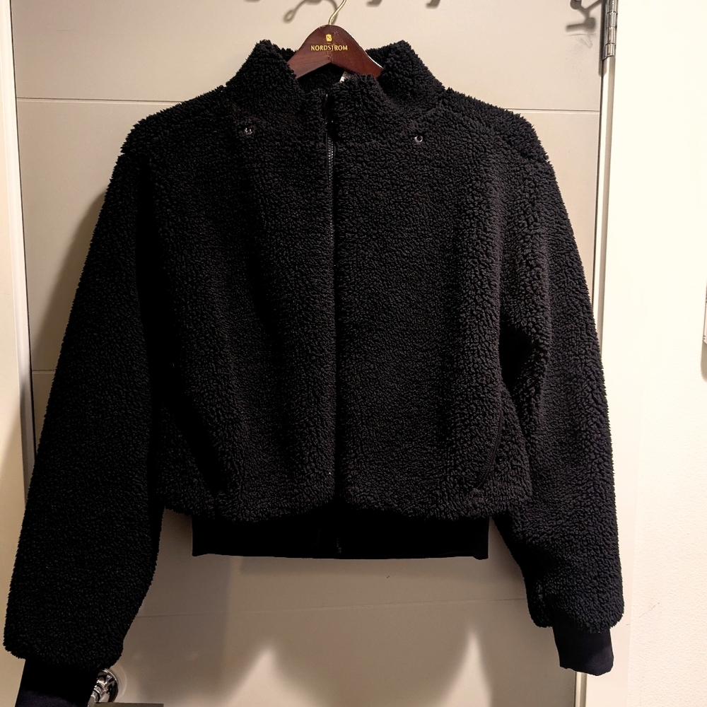 ALO Yoga Black Sherpa  Jacket - Picture 8 of 11
